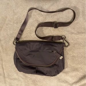 5L Lululemon All Night Festival bag in Graphite Purple